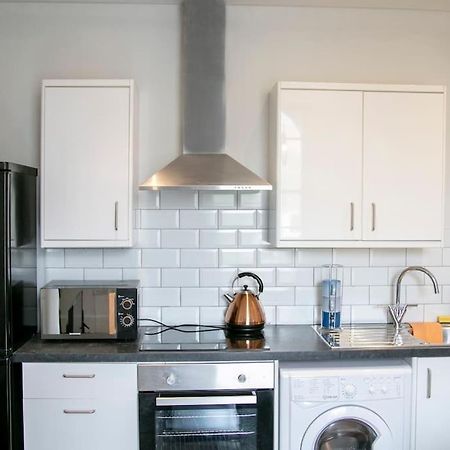 Fortunae'S Cosy Apartment- By Fang Sunderland  Exterior photo